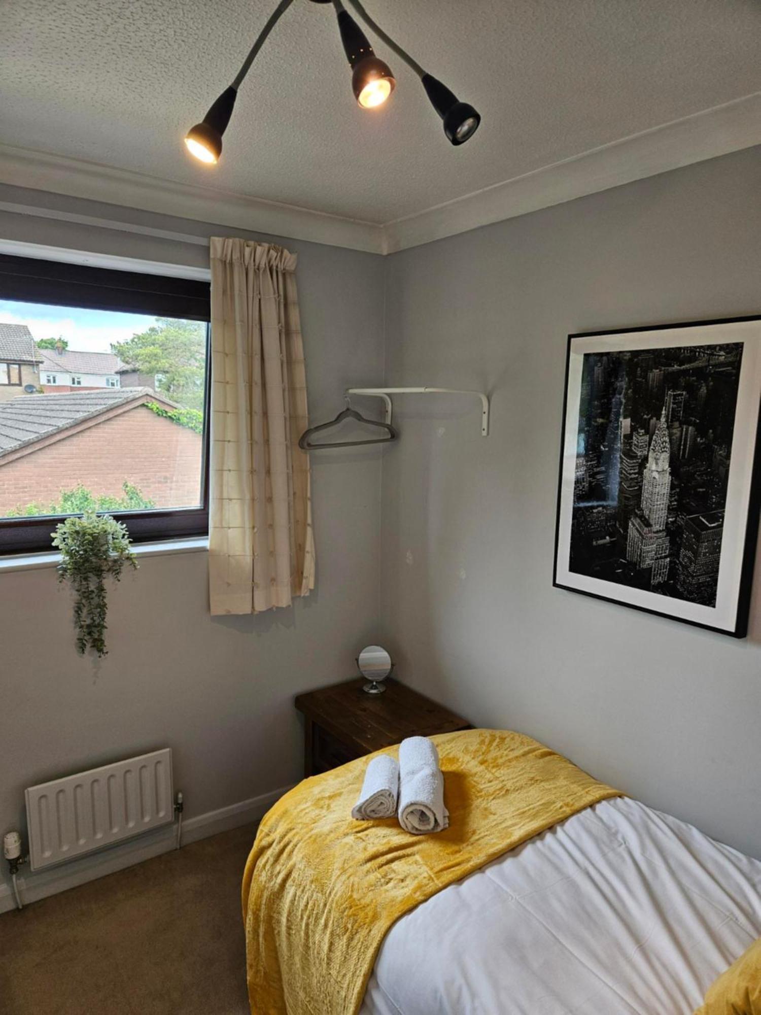 Redcot Gardens Stamford 4 Bed Contractor Familt Home With Parking Bagian luar foto