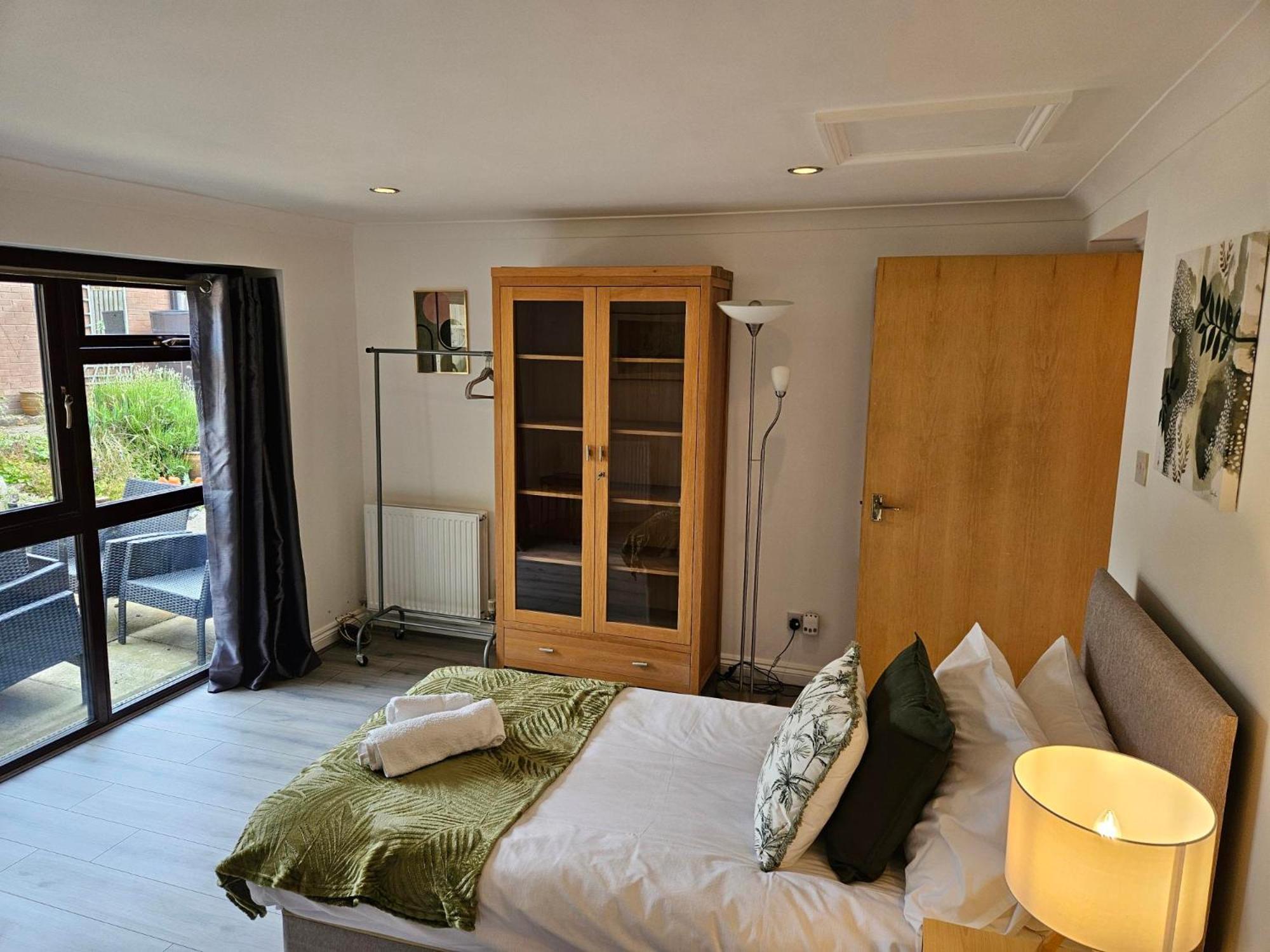Redcot Gardens Stamford 4 Bed Contractor Familt Home With Parking Bagian luar foto