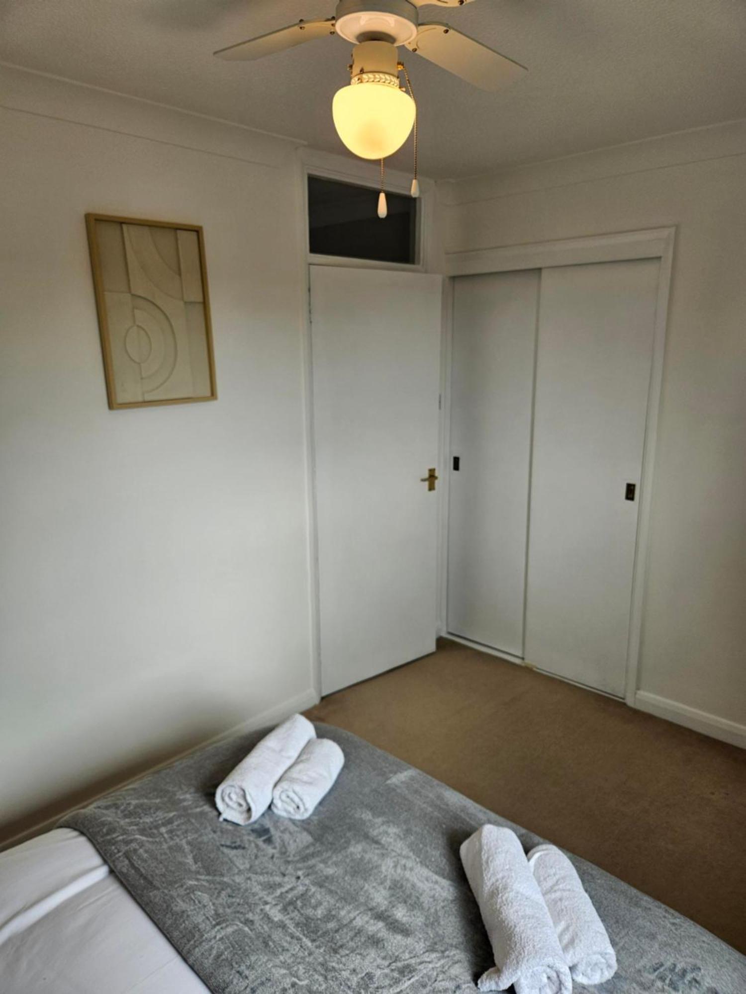 Redcot Gardens Stamford 4 Bed Contractor Familt Home With Parking Bagian luar foto
