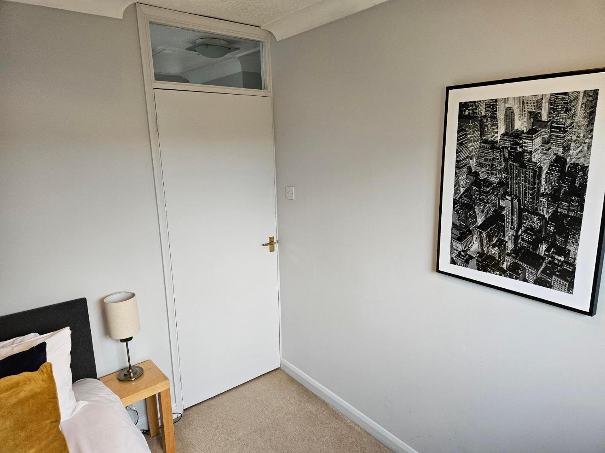 Redcot Gardens Stamford 4 Bed Contractor Familt Home With Parking Bagian luar foto